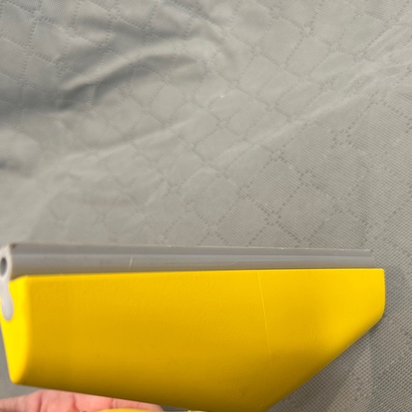 Yellow Squeegee Pet Hair Removal Quick Easy Sweeping Hand Held Squeegee - Picture 6 of 8
